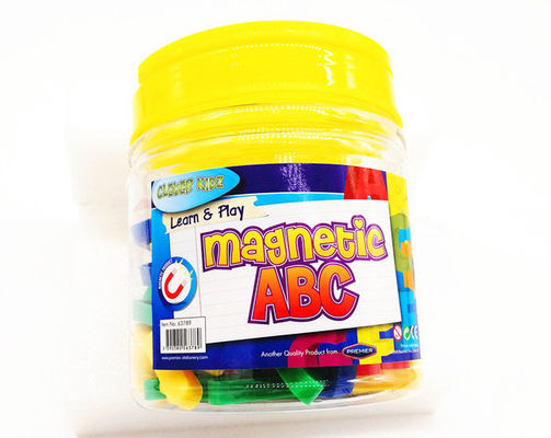 Matière plastique magnétique d'alphabets et de nombres avec la boîte en plastique, différentes couleurs faites sur commande, ajustement pour tout le panneau de fer-blanc