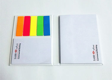 Des bandes colorées et des affiches en couverture dure Ses notes personnalisées
