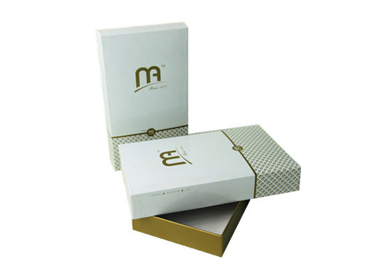 Boîtes cadeaux en papier décoratif pour vêtements / cadeaux avec pelliculage brillant en carton