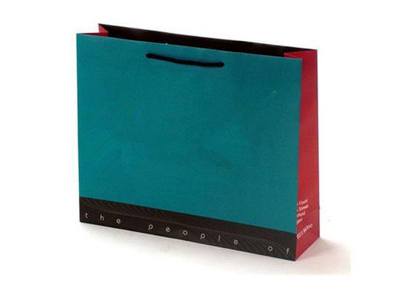 Sac en papier pliable recouvert sur mesure pour cadeau de luxe Sac de magasinage en papier avec poignée à corde