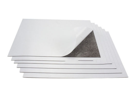 Feuilles magnétiques souples auto-adhésives en caoutchouc format A3 A4 pour réfrigérateur